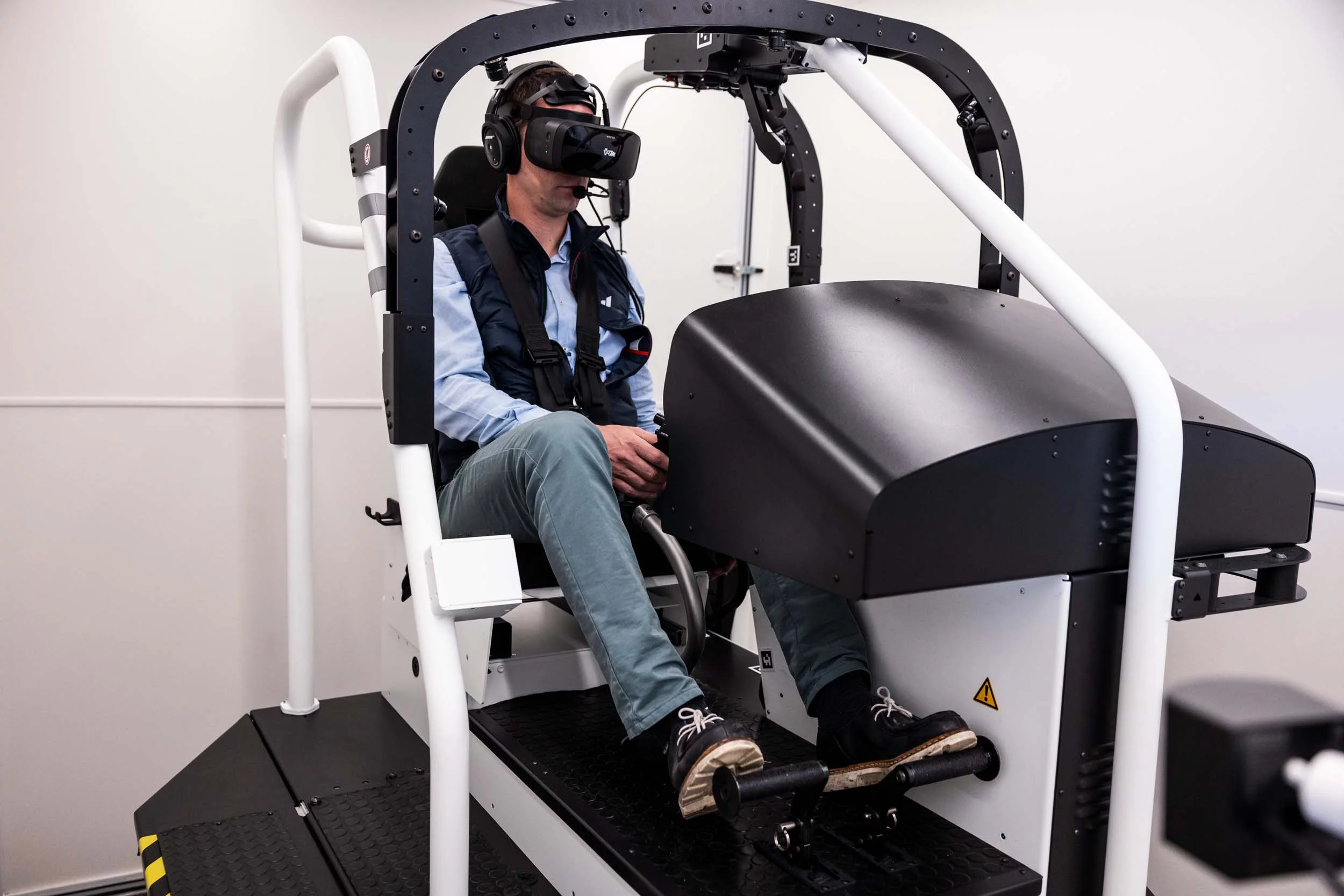 HÉLICO Cholet 2022 — Pilot Training with VR Simulators by Loft Dynamics